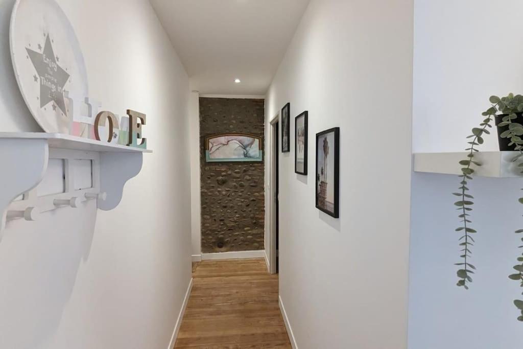 بو Cosy Queen -3Ch- Centre Ville & Parking Privee - Wifi Haut Debit المظهر الخارجي الصورة